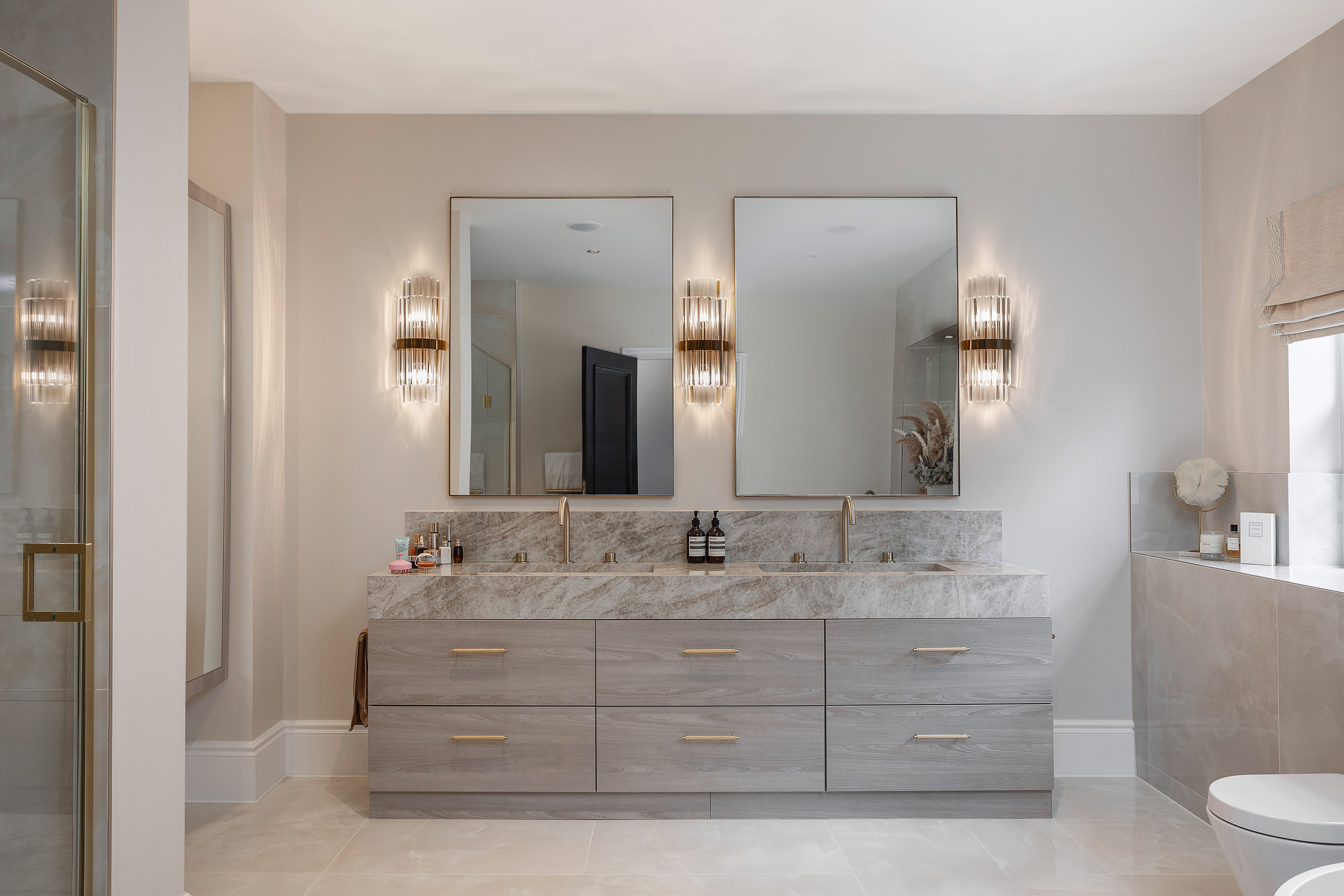 Belair Wall Light