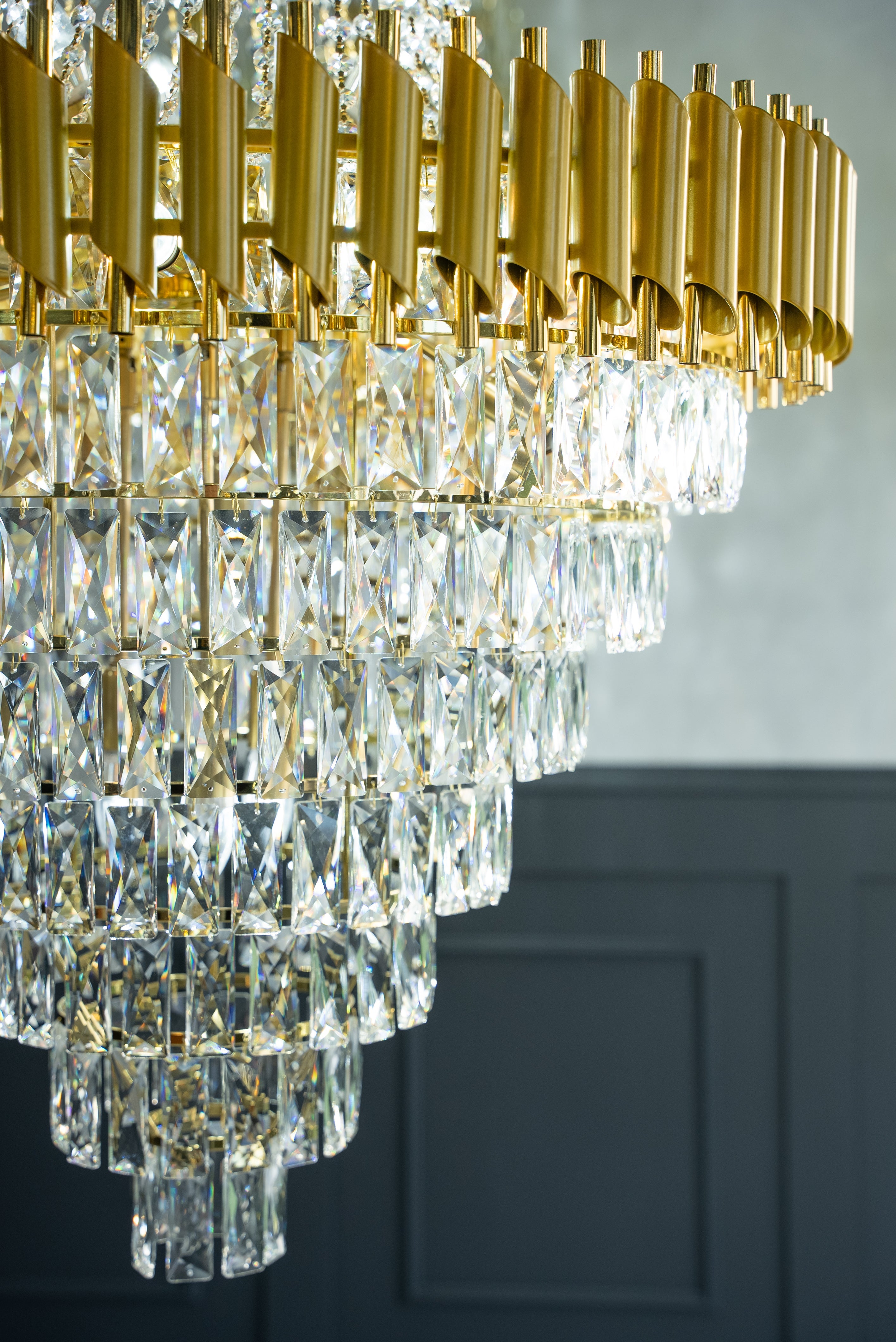 Milltimber Grandeur Staircase Chandelier
